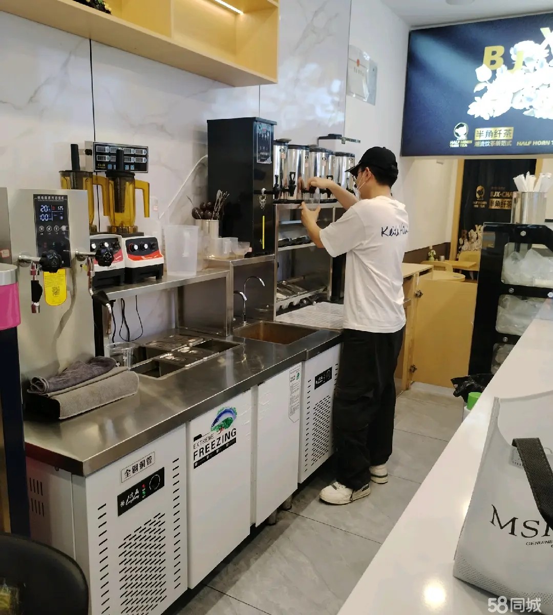 （转让营业中奶茶店转让，包交技术